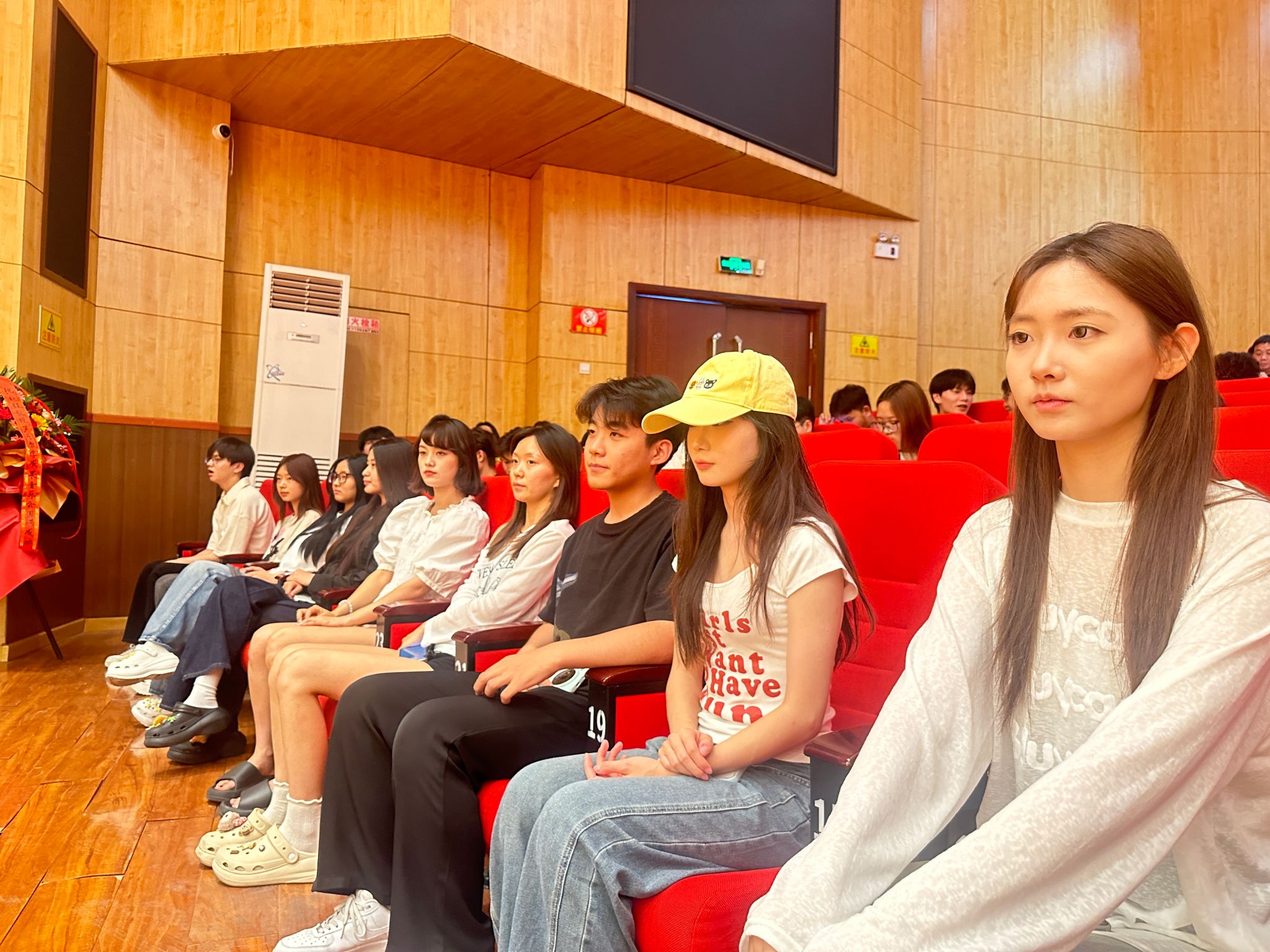 我院組織師生參加音樂舞蹈學院成果匯報會暨文化藝術交流活動